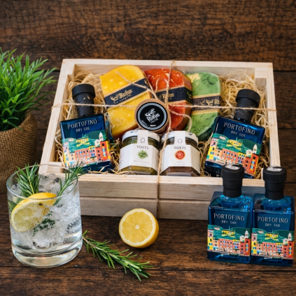 Darčeková debnička s mini ginmi Portofino a syrmi – elegantný darčekový box